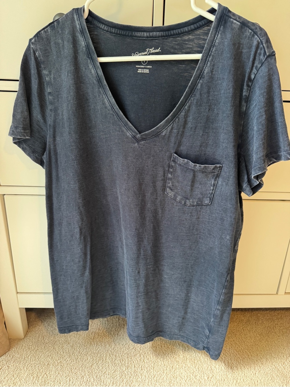 Universal Thread navy printed logo V-neck tee
